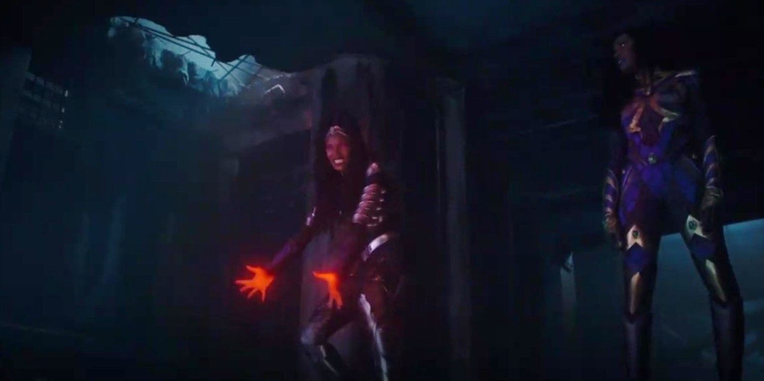 Kommand'r Blackfire Using Starbolts in Titans HBO