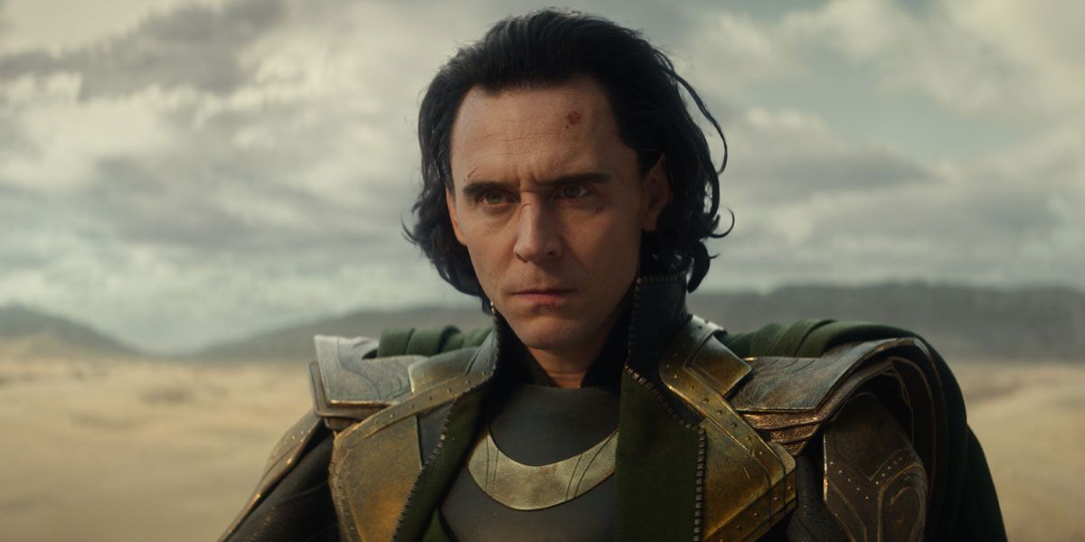 Loki Laufeyson stares off into the desert in the Loki TV Series