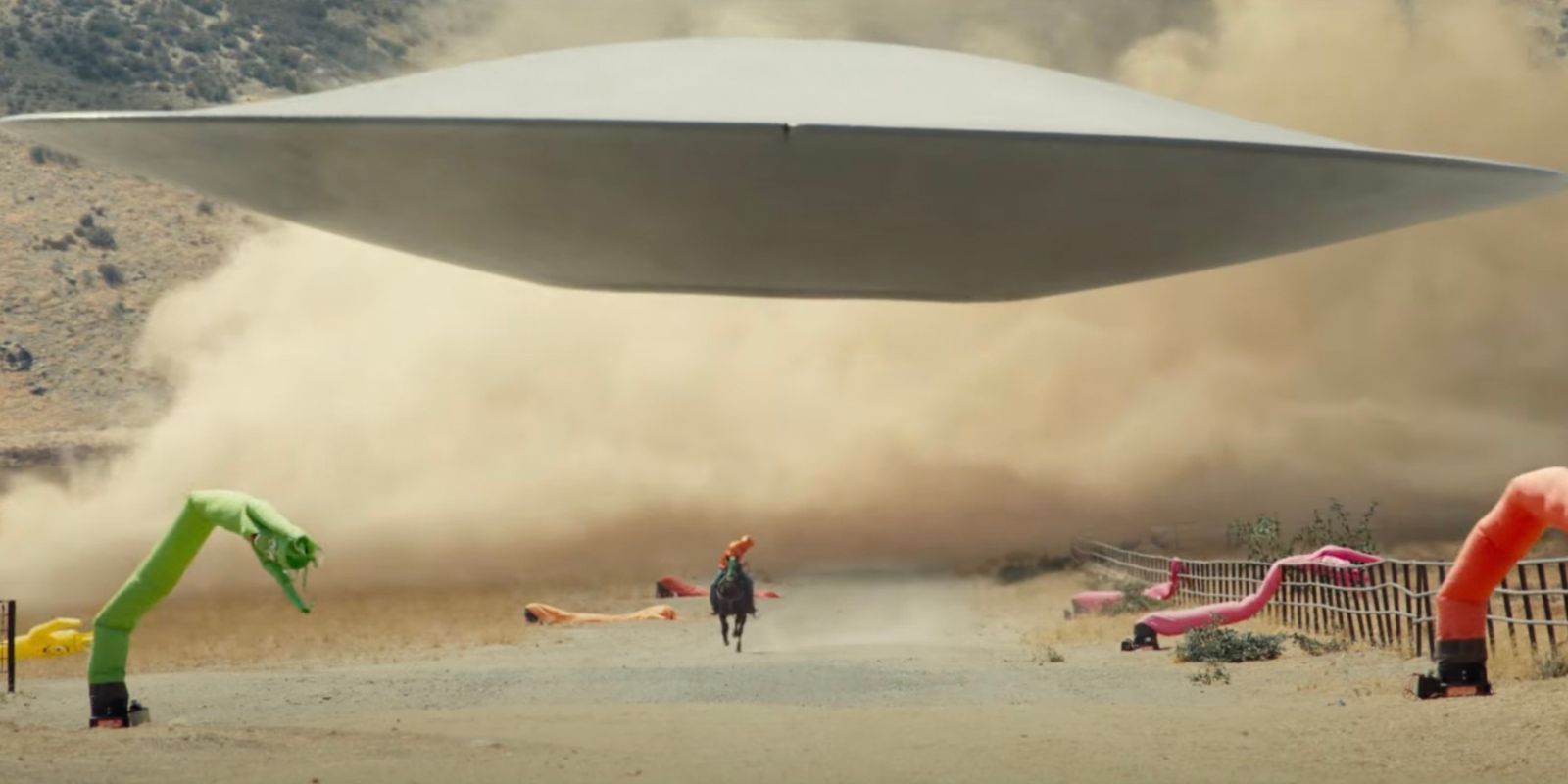 The UFO chasing Daniel Kaluuya in Nope