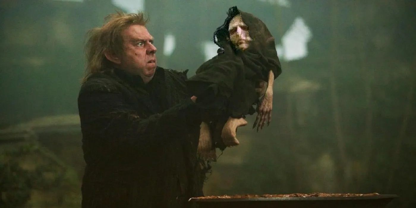 Peter Pettigrew reveals Voldemort at the graveyard in Harry Potter and the Goblet of Fire.