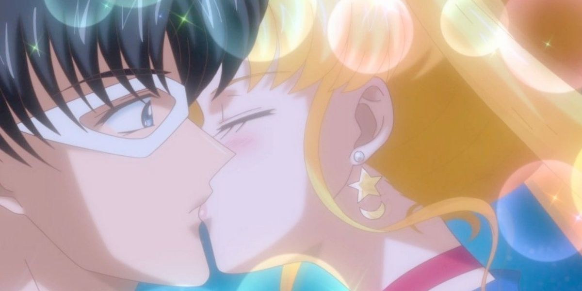 Image features Sailor Moon kissing Tuxedo Mask (Sailor Moon)