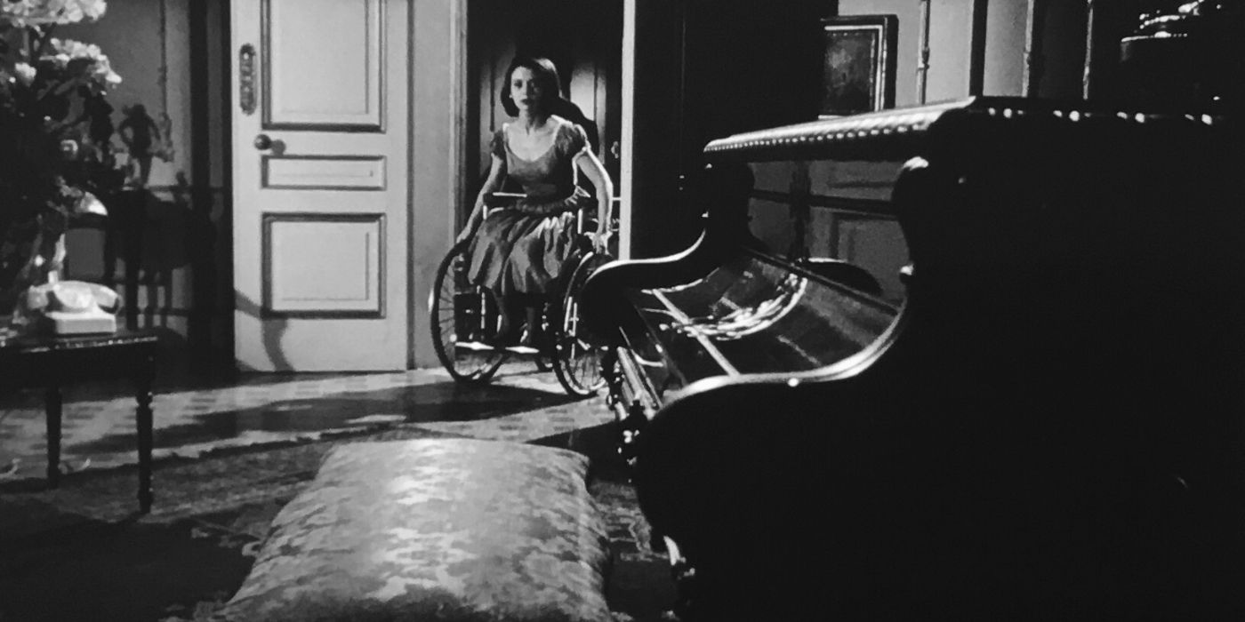 10 Black & White Horror Movies That Still Hold Up