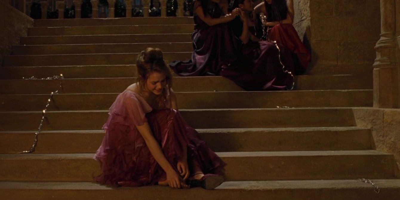 Hermione cries on the stairs at the Yule Ball