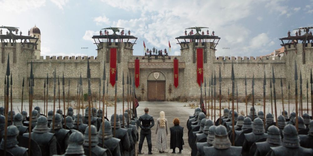 Daenerys' army in front of King's Landing in Season 8 Game of Thrones