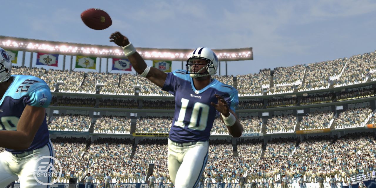 Vince Young throwing a pass in Madden NFL 08
