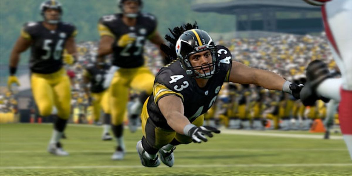 Troy Polamalu diving in Madden NFL 10