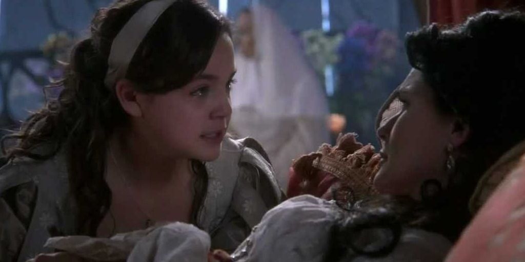 Young Snow cries over her dying mother Eva - Once Upon A Time