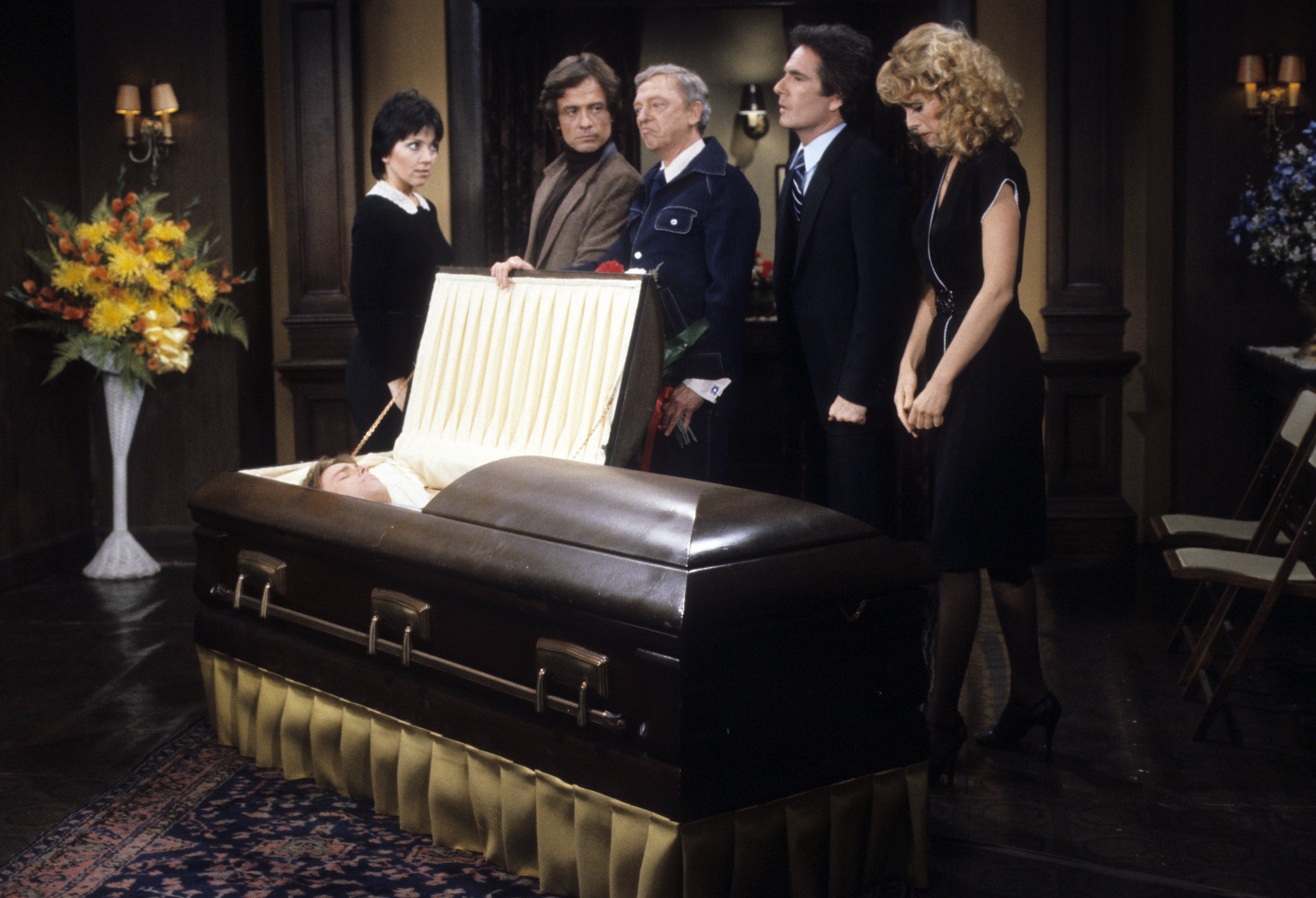 suzanne somers funeral        <h3 class=