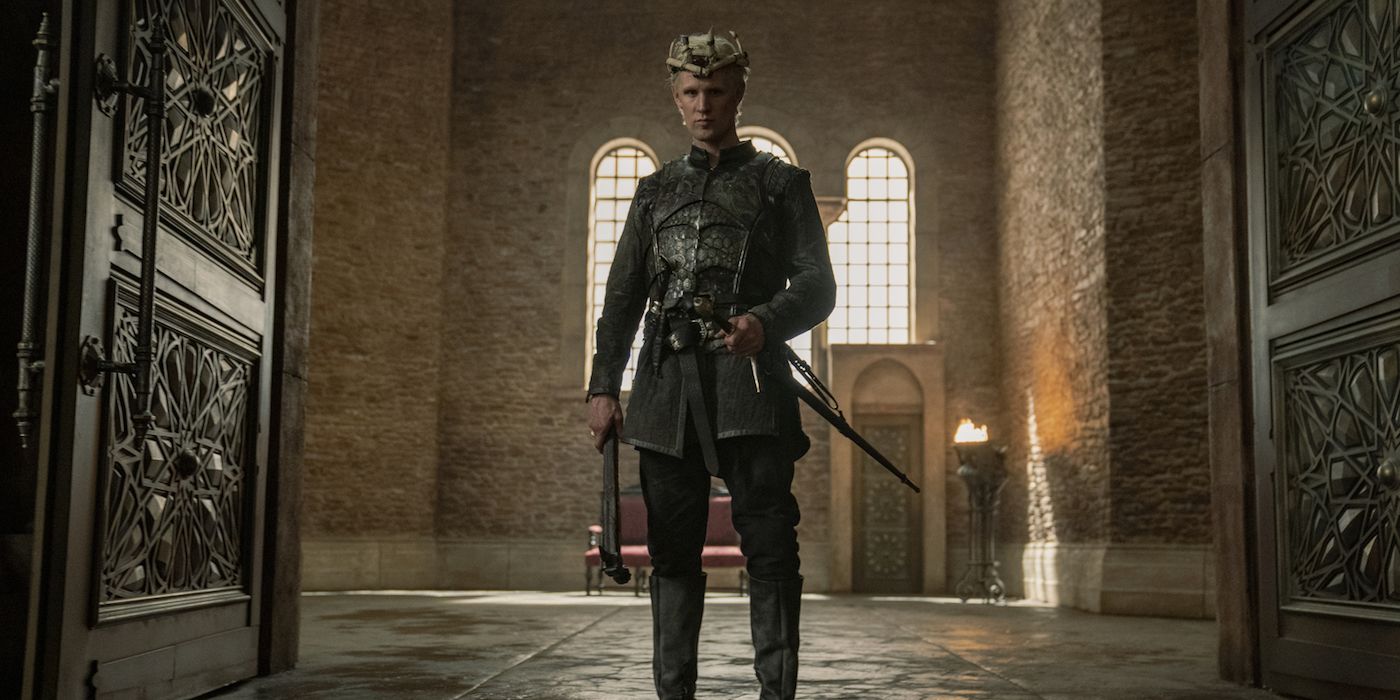 An image of Daemon wearing a crown in House of the Dragon