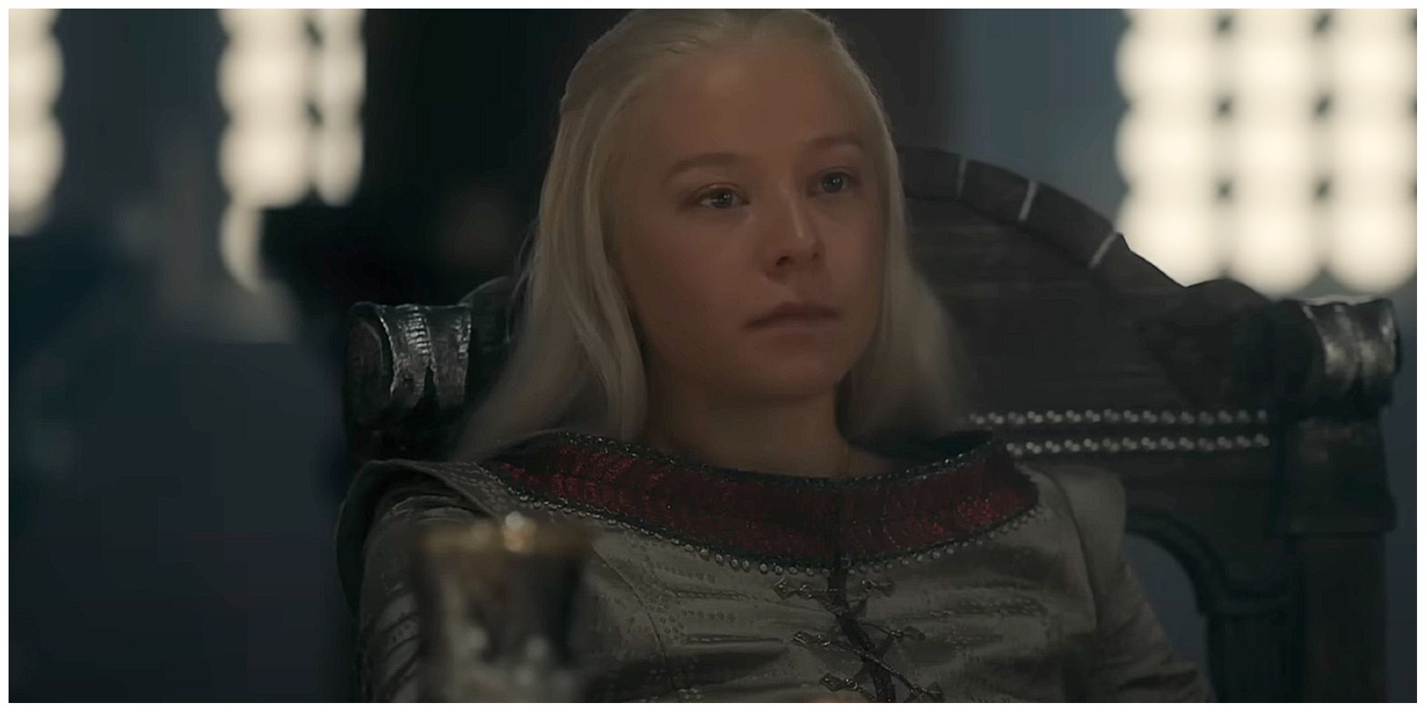 Adult Rhaenyra at a council meeting in House of the Dragon.