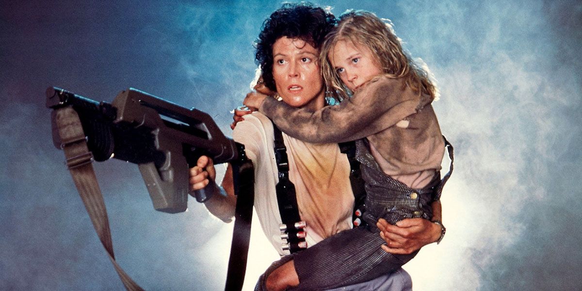 Ellen Ripley carrying Newt in Aliens movie