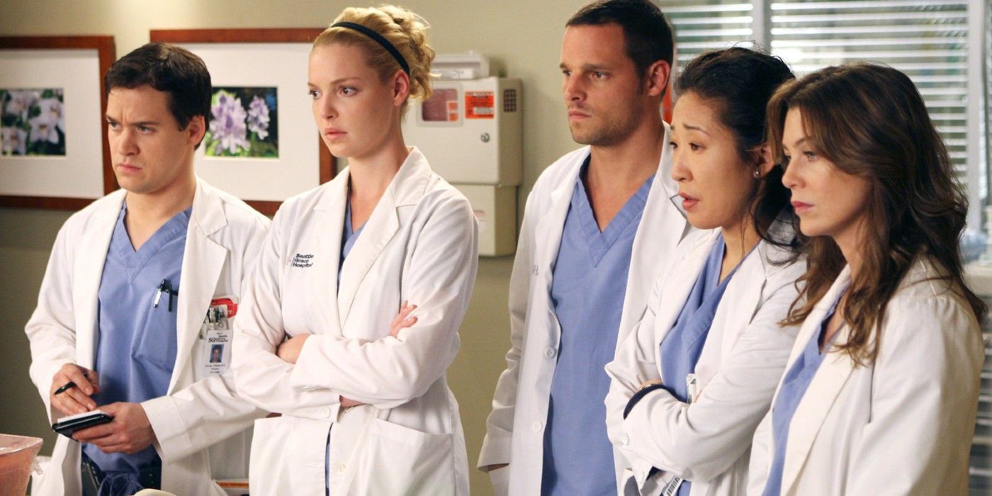 George, Izzie, Alex, Cristina e Meredith em Grey's Anatomy.