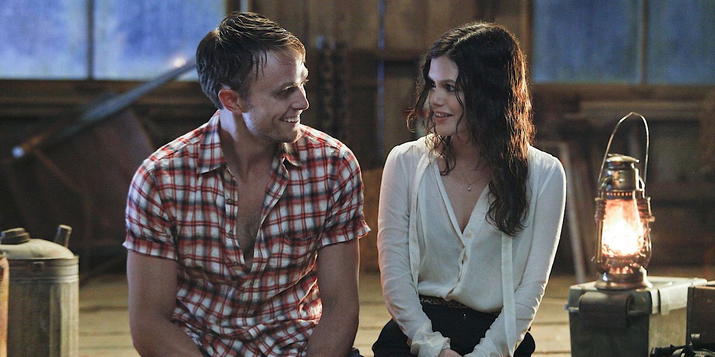 Zoe and Wade talking beside a lantern in Hart of Dixie