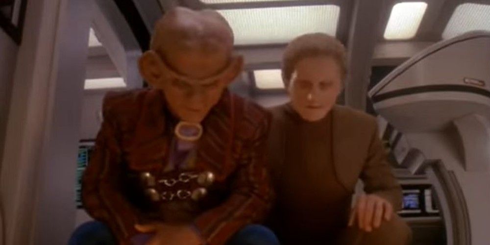 Odo and Quark discover a bomb in their ship