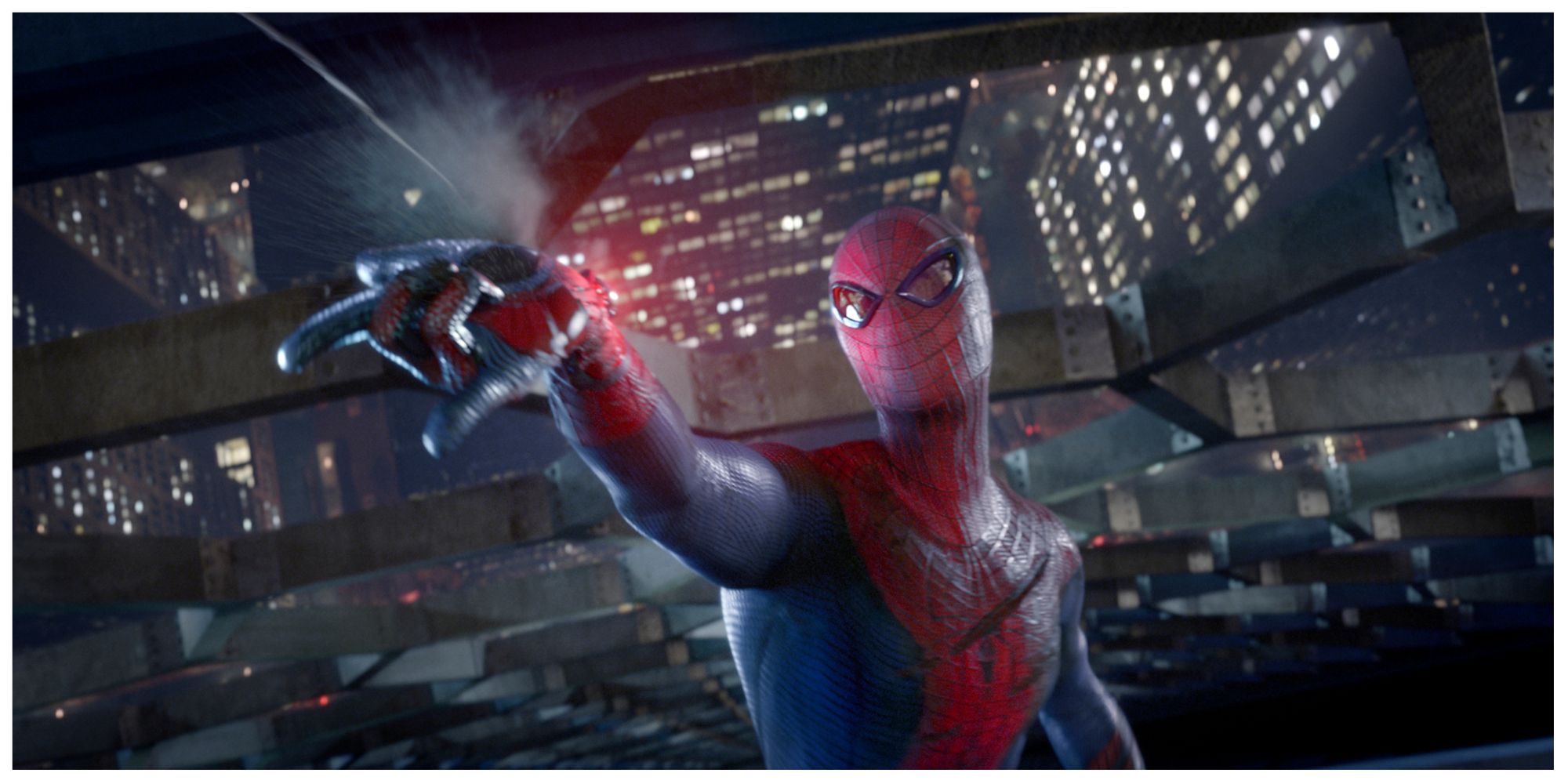 Andrew Garfied as Spider-Man shooting web in The Amazing Spider-Man