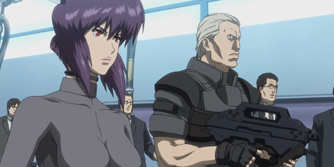 The Major and Batou take point in Ghost in the Shell Stand Alone Complex