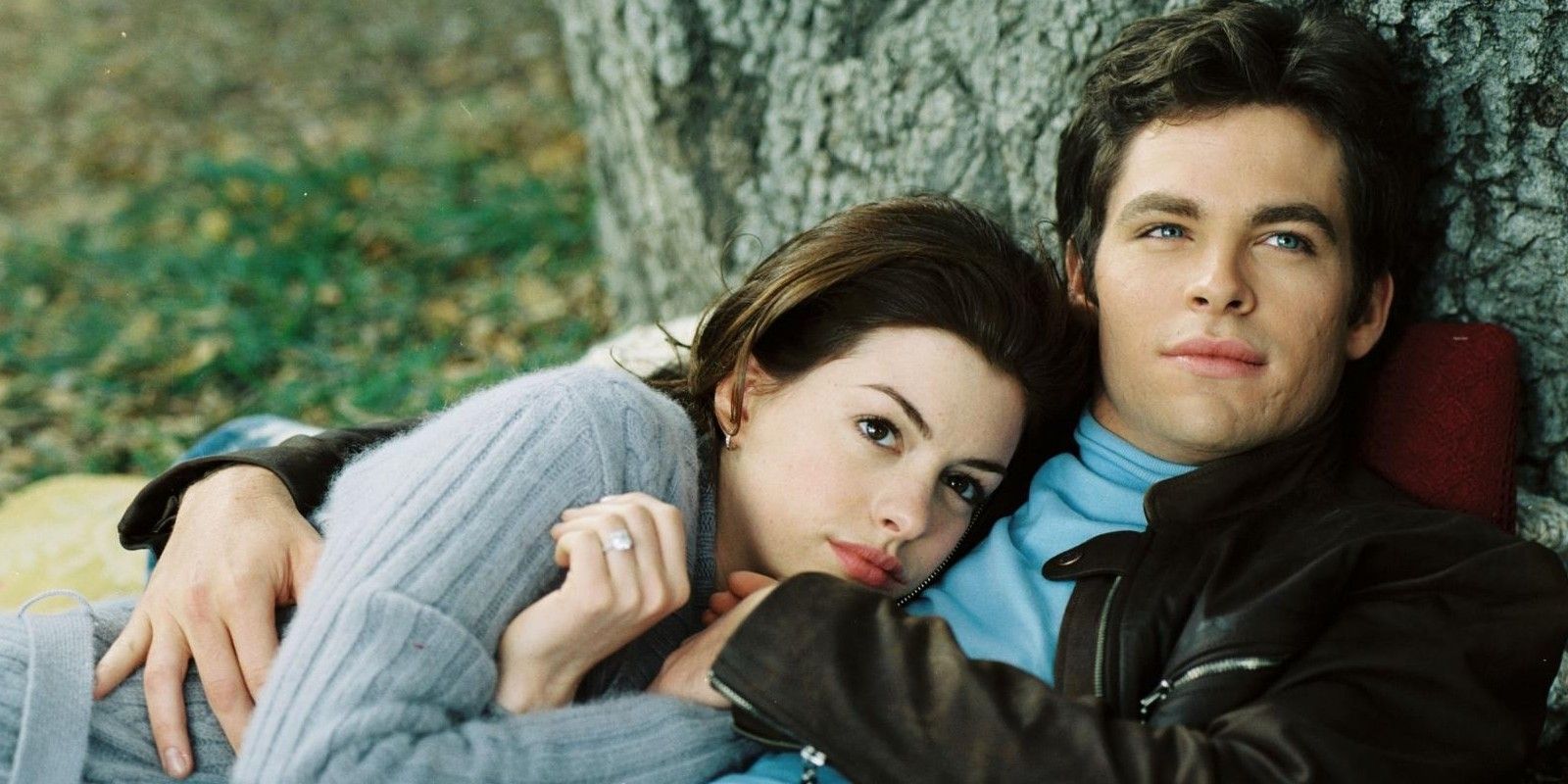 Mia and Nicholas cuddle under a tree in The Princess Diaries 2: Royal Engagement.