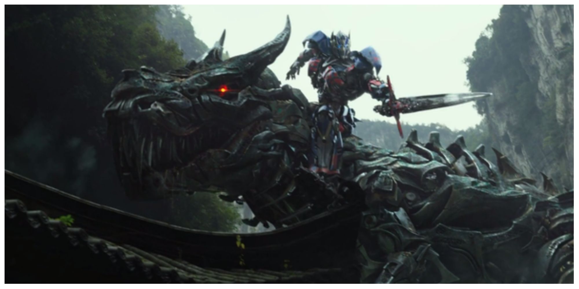 Optimus Prime and Dinobots in Transformers 4: Age of Extinction