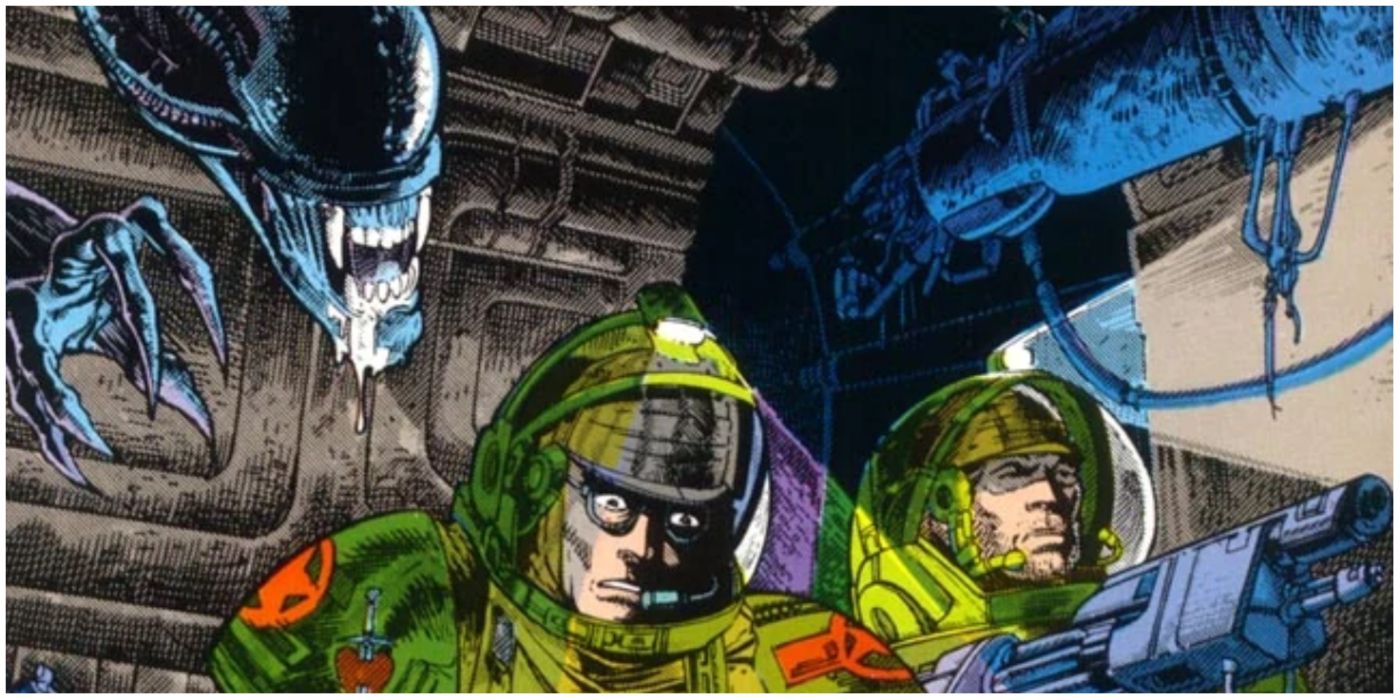 Xenomorph creeping behind two soldiers in Dark Horse comics