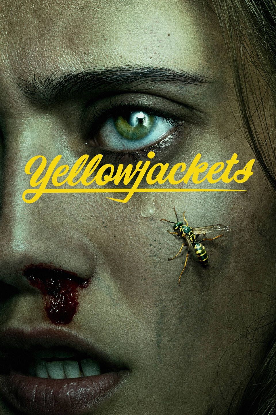 Pôster do programa de TV Yellowjackets com um jaqueta amarela rastejando no rosto de uma jovem