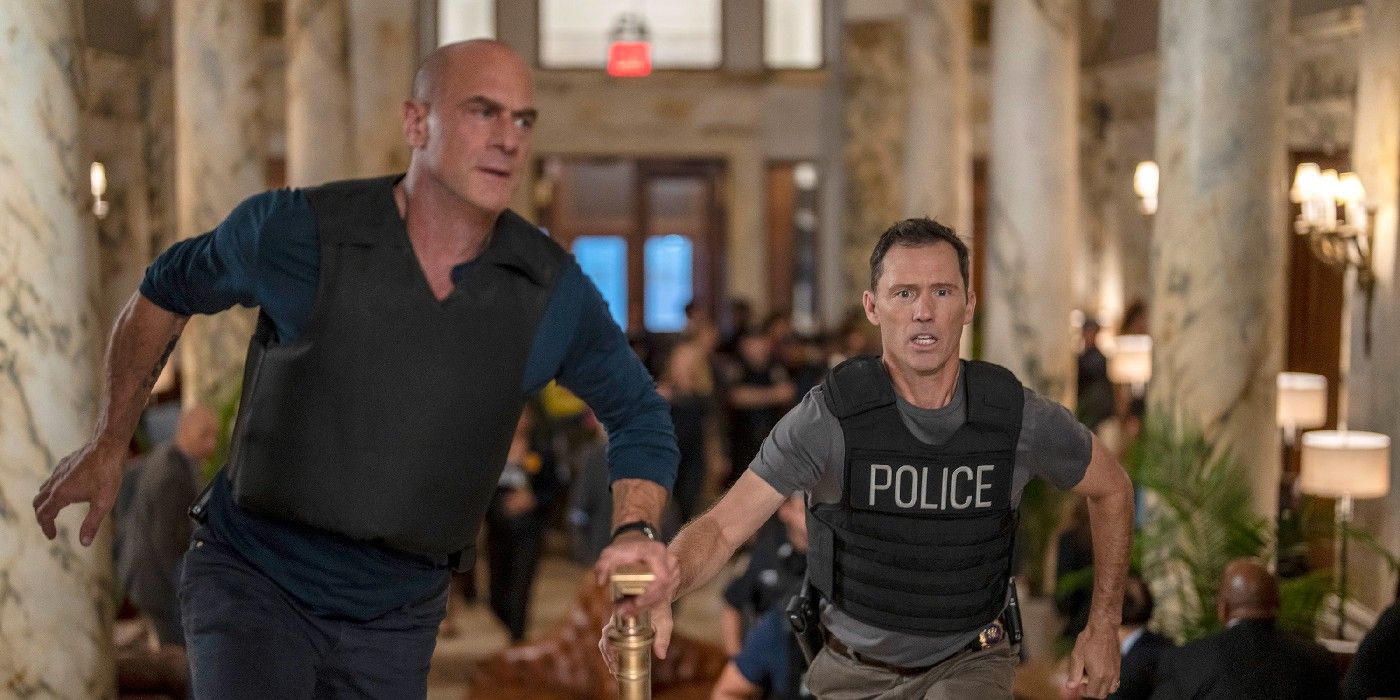 Law & Order's Elliot Stabler and Frank Cosgrove run through a bank