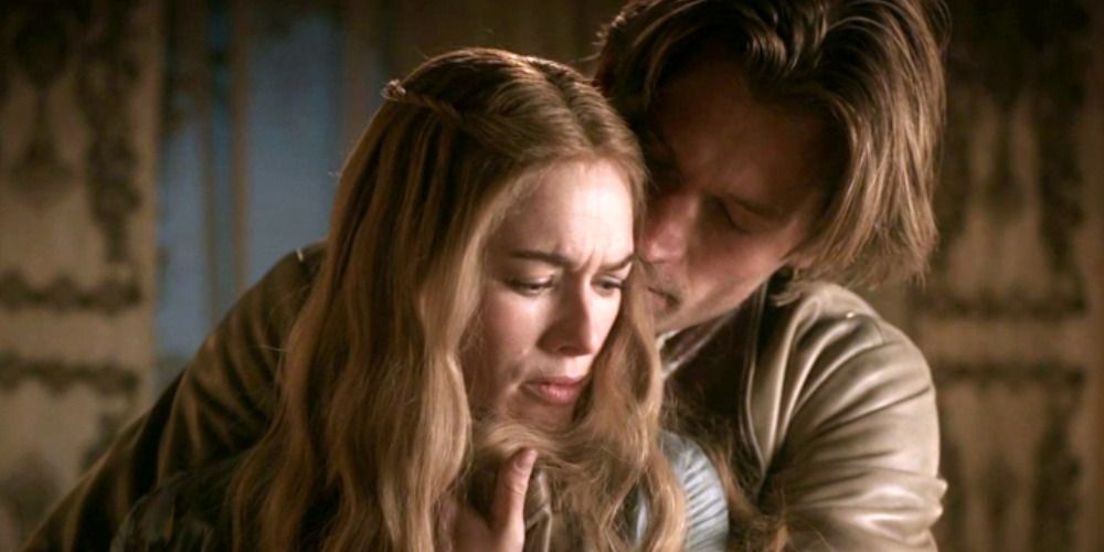 Jaime segura Cersei Lannister contra sua vontade em Game of Thrones