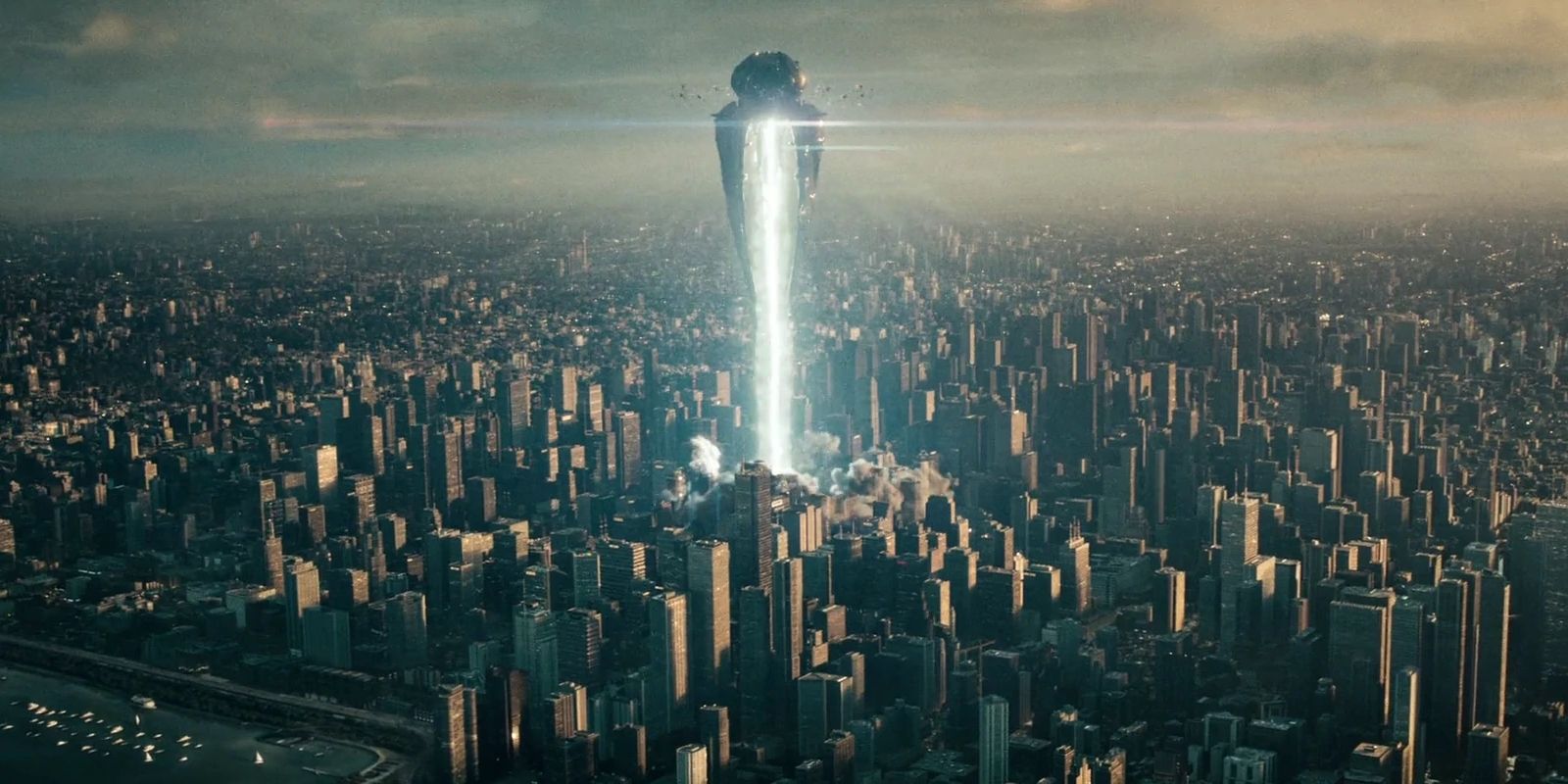 General Zod's soldiers attack Metropolis in Man of Steel