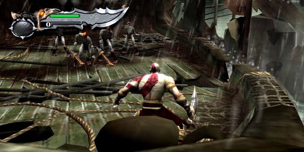 Kratos lutando contra inimigos no jogo original God of War 2005