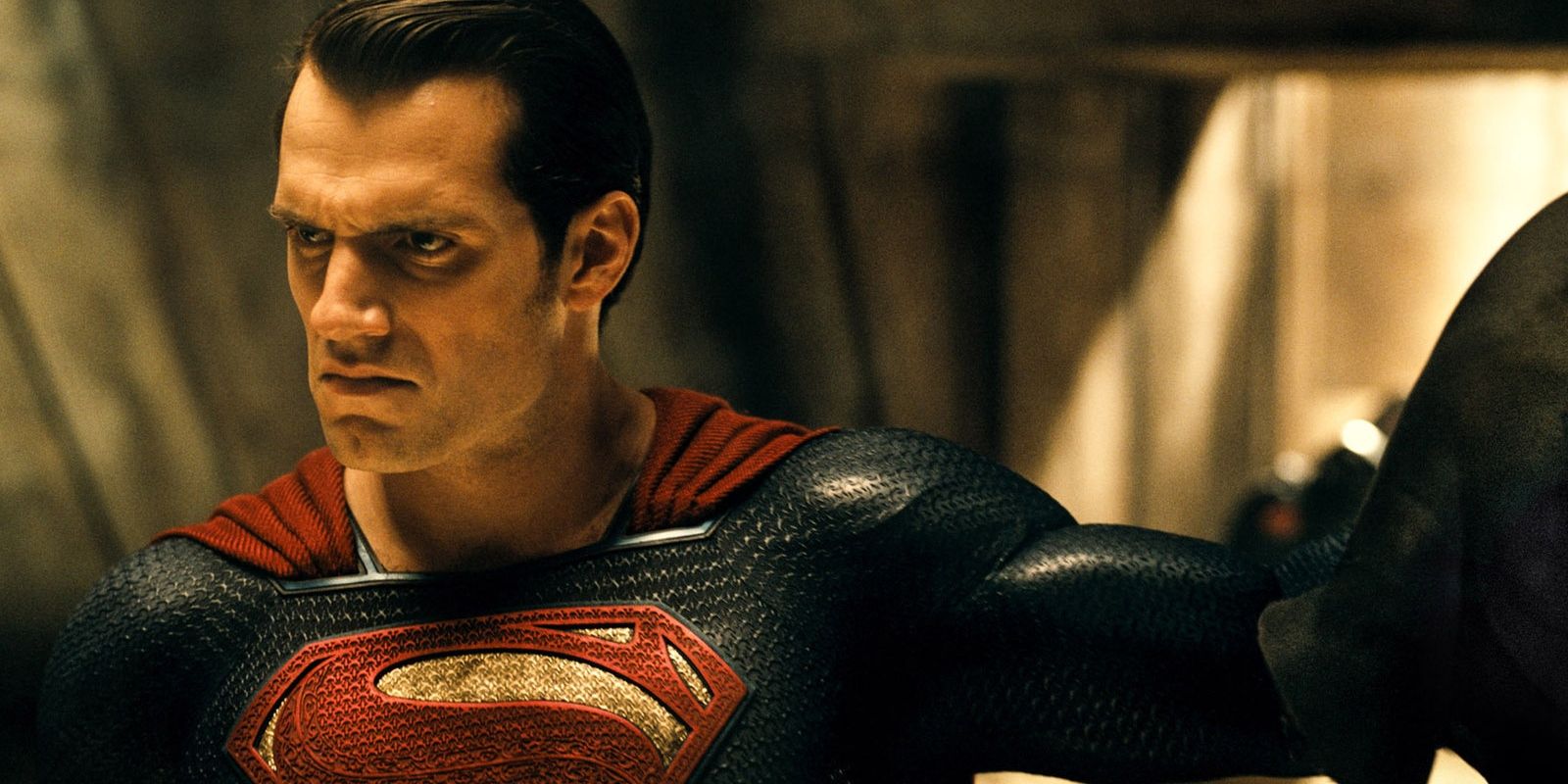 Henry Cavill como o Homem de Aço em Batman v Superman