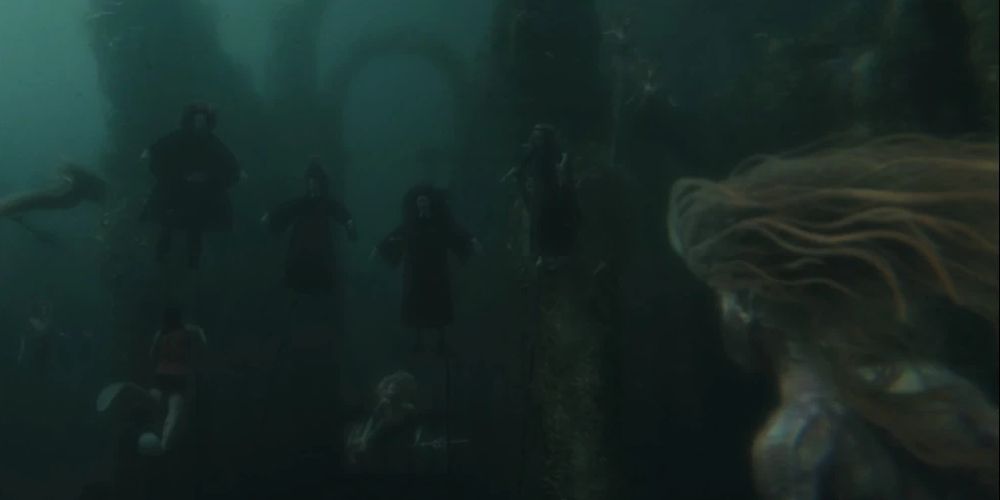 Hogwarts students held underwater by Merpeople in Harry Potter and the Goblet of Fire.