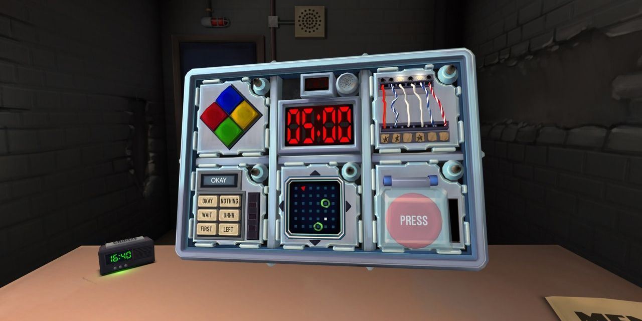 A bomb with different puzzle modules in Keep Talking And Nobody Explodes