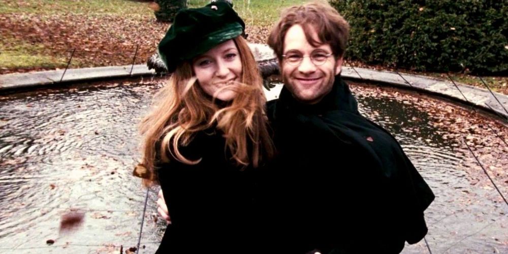 Lily and James Potter smiling in Harry Potter 
