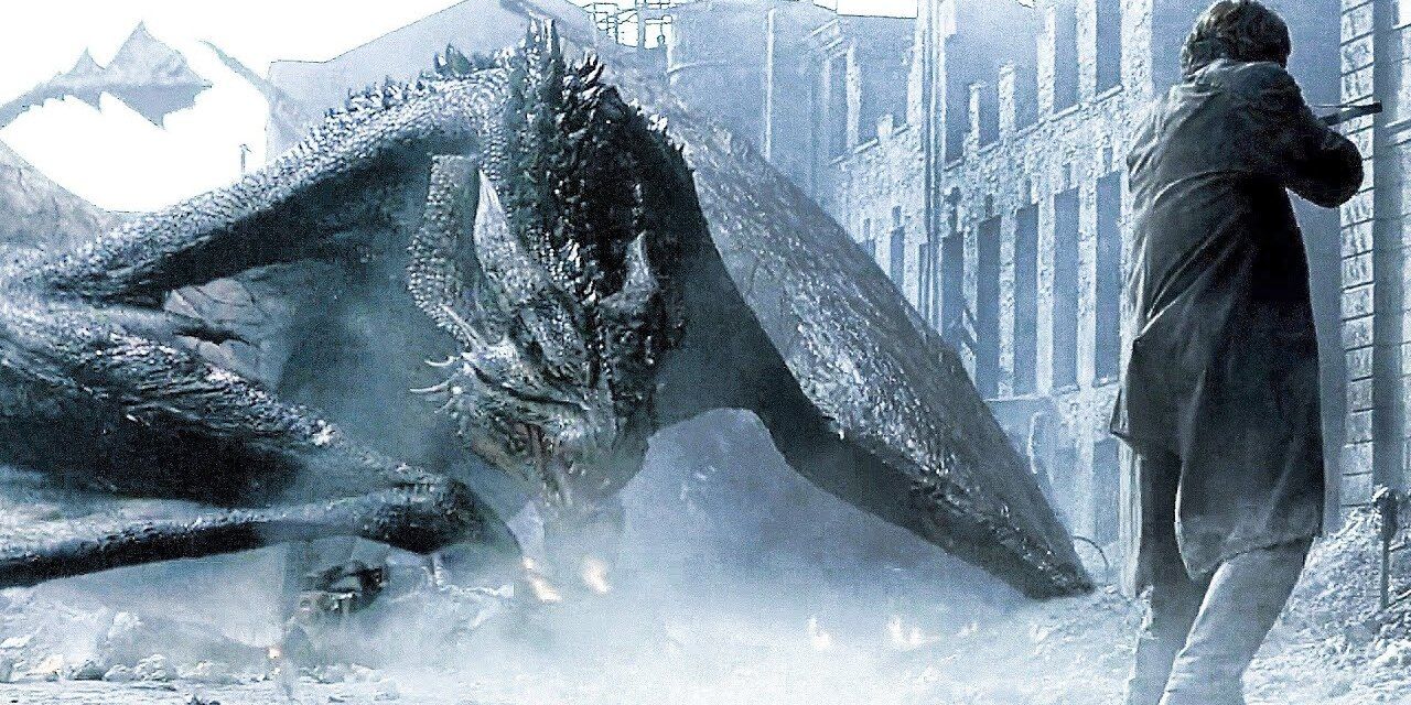 Uma cena de Reinado de Fogo mostra um dragão pousando entre as ruínas de Londres