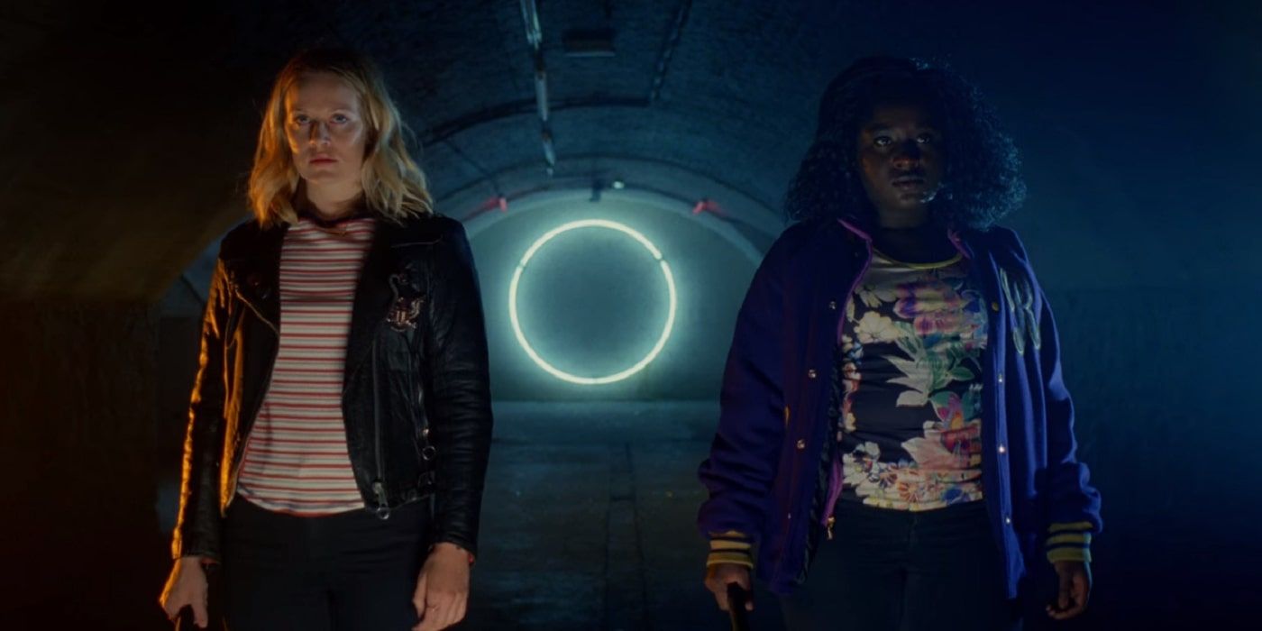 Raquel and Amy hunting down the last demons, Crazyhead