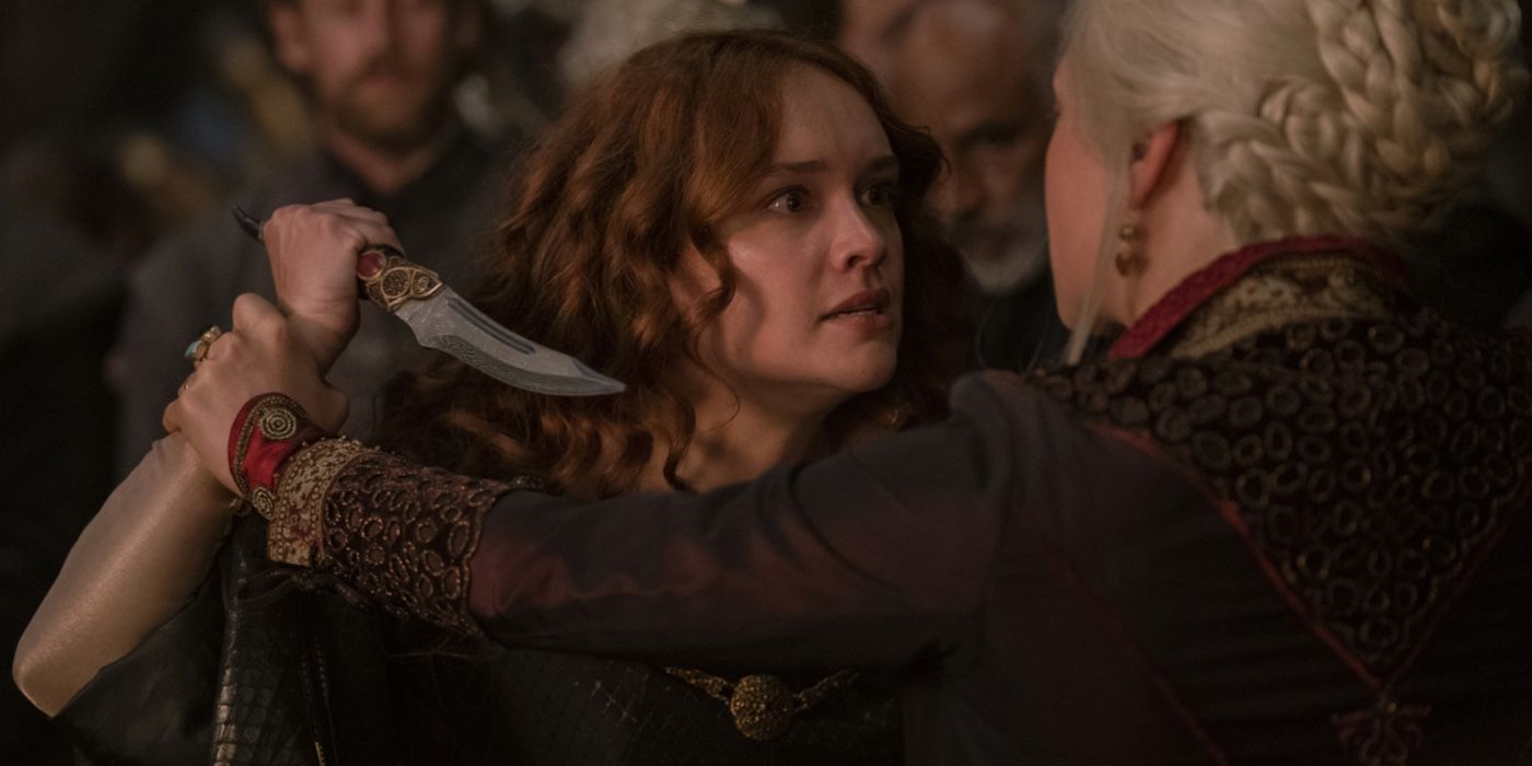 Alicent attacks Rhaenyra in Episode 7 of House of the Dragon.