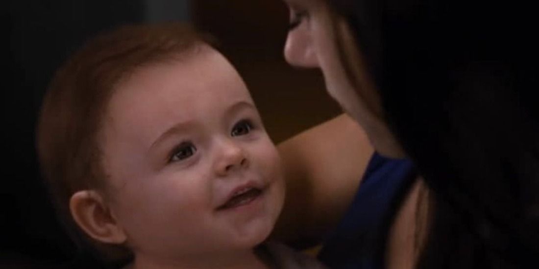 Baby Renesmee, Bella - Twilight: Breaking Dawn Part 2