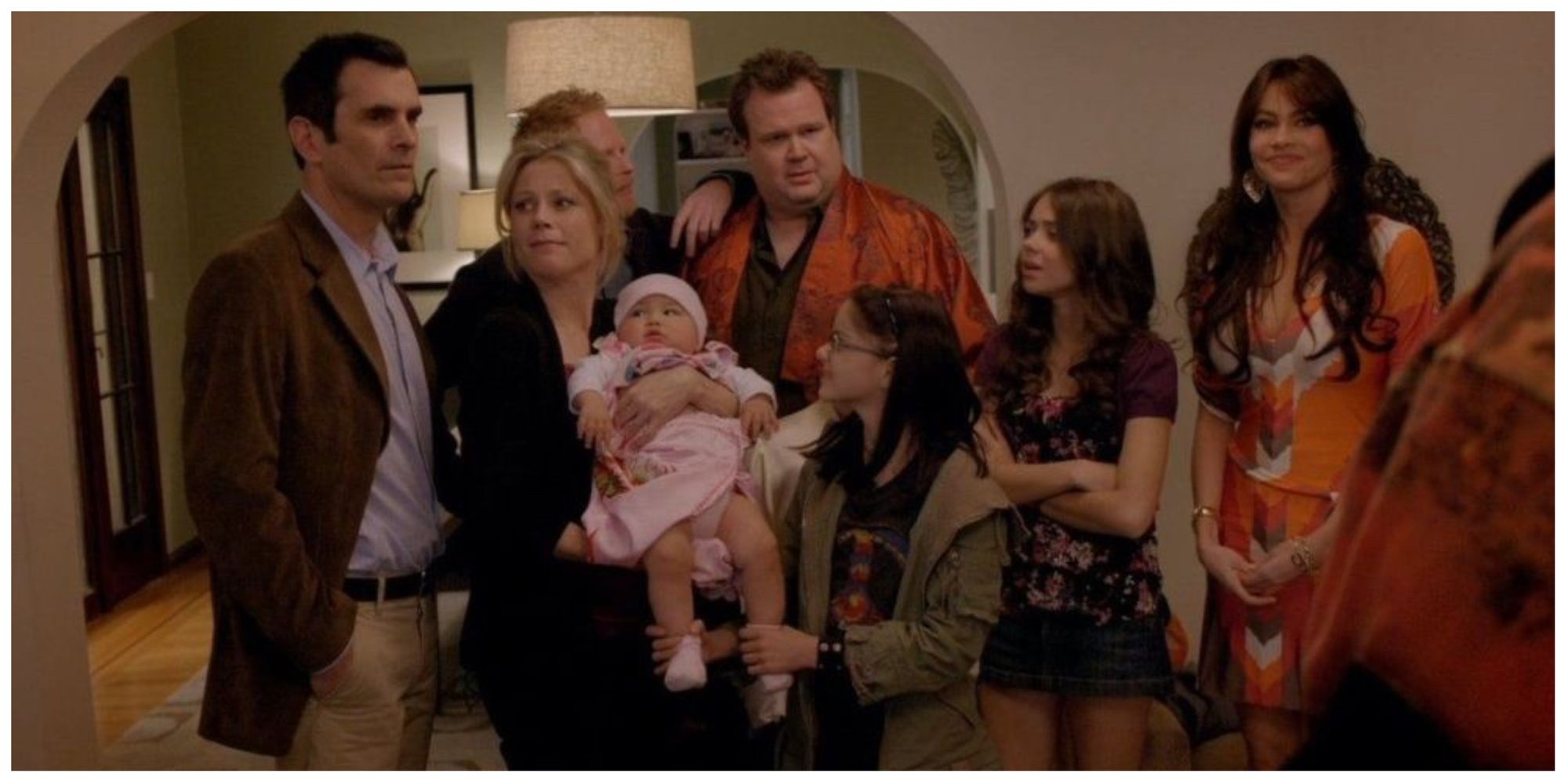 An image from Modern Family Season One.
