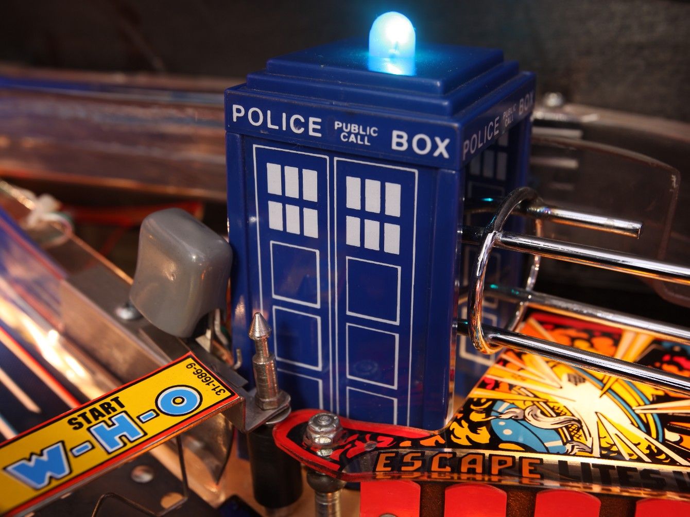Doctor-who-pinball-TARDIS