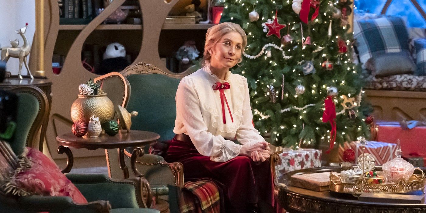 Elizabeth Mitchell as Mrs. Claus in The Santa Clauses
