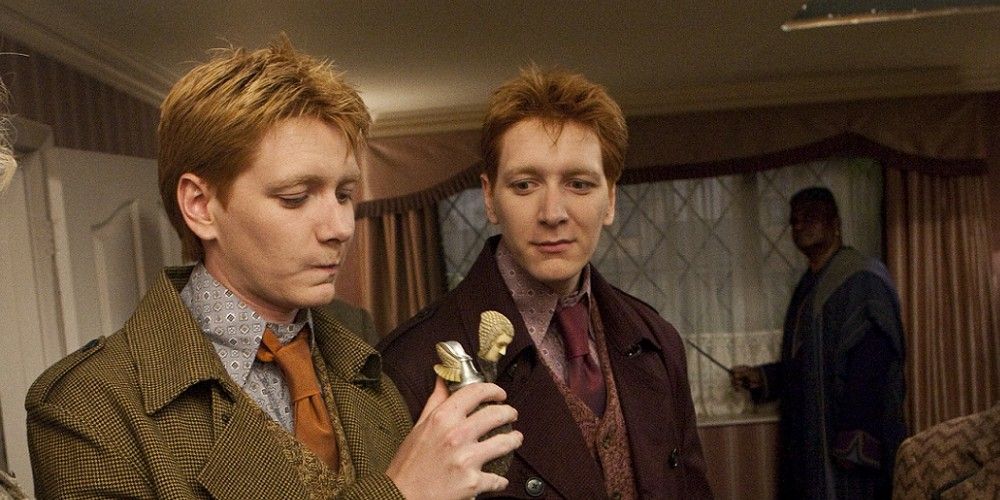 Fred and George Weasley drinking Polyjuice potion in Harry potter and The Deathly Hallows