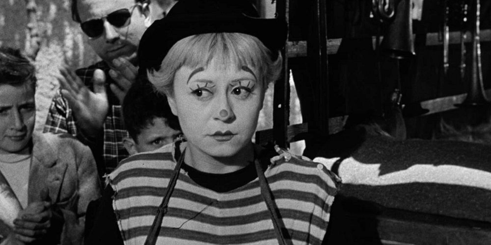 La Strada - Fellini - Giulietta Masini as Gelsomina, in her hat and clown makeup