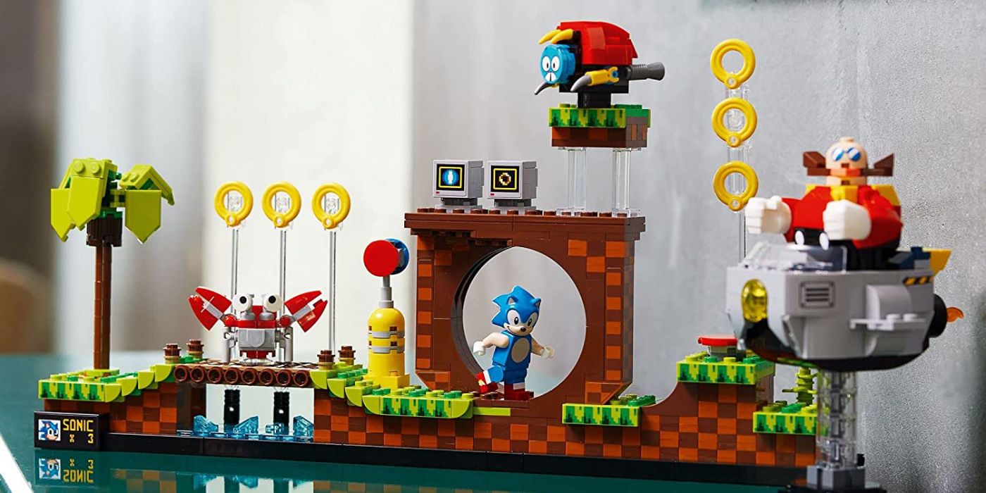 Lego SOnic the Hedgehog Green Hill Zone set with Sonic and Dr. Robotnik