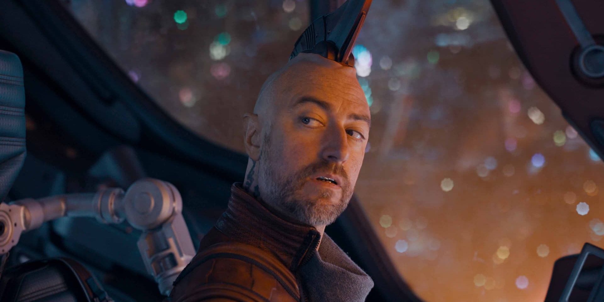Kraglin, played by Sean Gunn, in The Guardians of the Galaxy Holiday Special looking over shoulder.