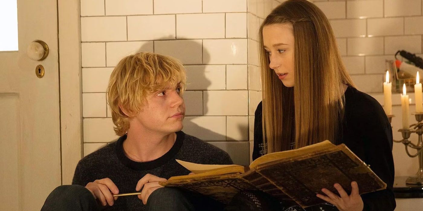American Horror Story Tate and Violet -1