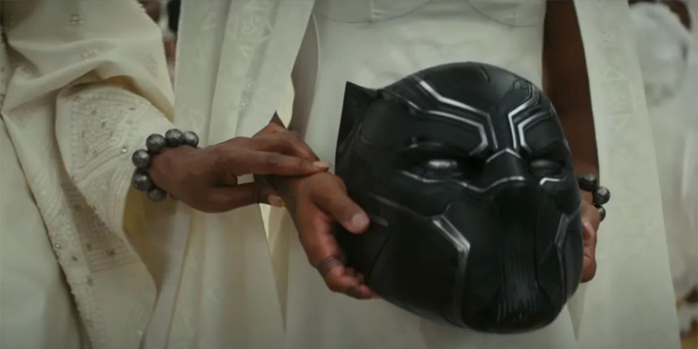 black panther's helmet at the end of wakanda forever