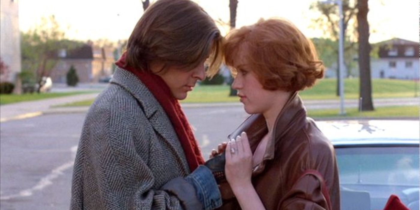 Claire y John de Breakfast Club se dan la mano en el estacionamiento