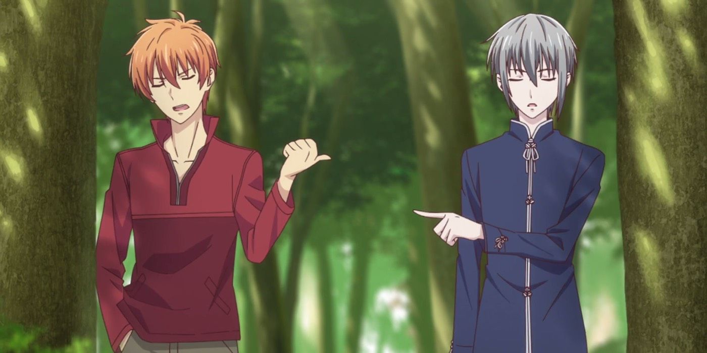 Kyo and Yuki Sohma point accusingly at each other in Fruits Basket
