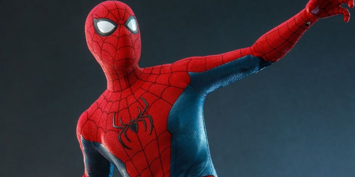 Spider-Man's Final No Way Home Suit Becomes a Detailed Hot Toys Figure