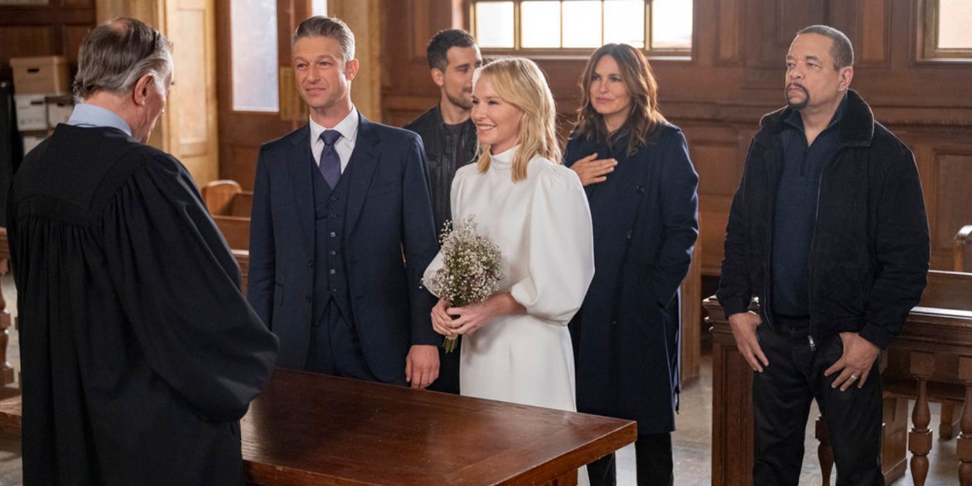 svu s24 e9 rollins and carisi getting married in front of colleagues