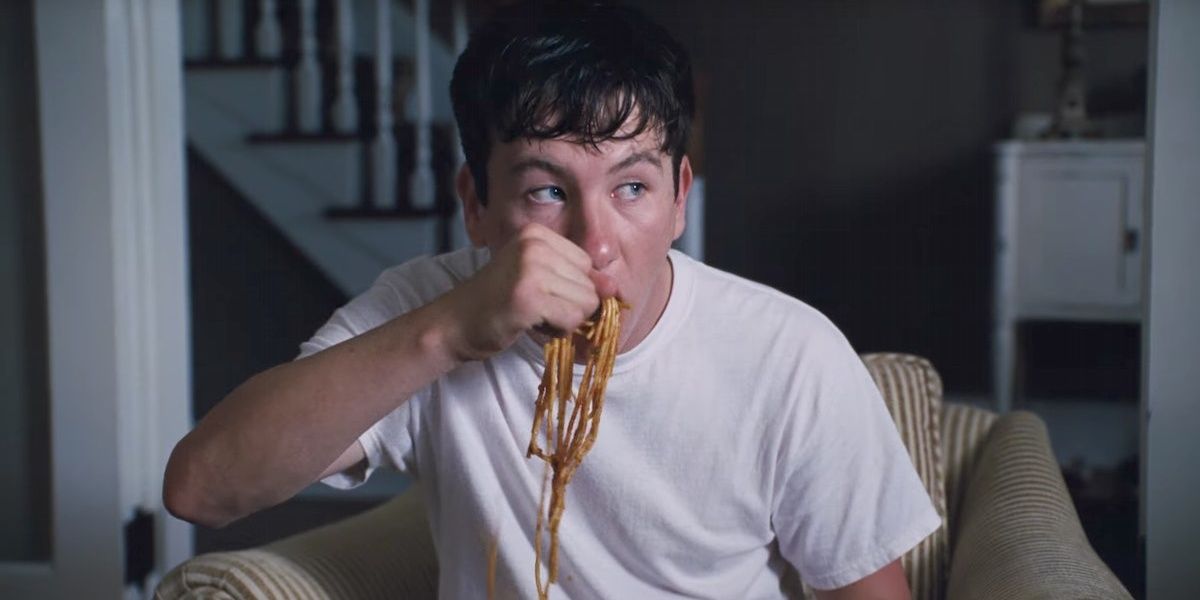 Martin (Barry Keoghan) eating spaghetti in Killing of a Sacred Deer